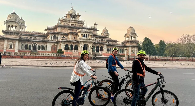 Travel Jaipur Freely